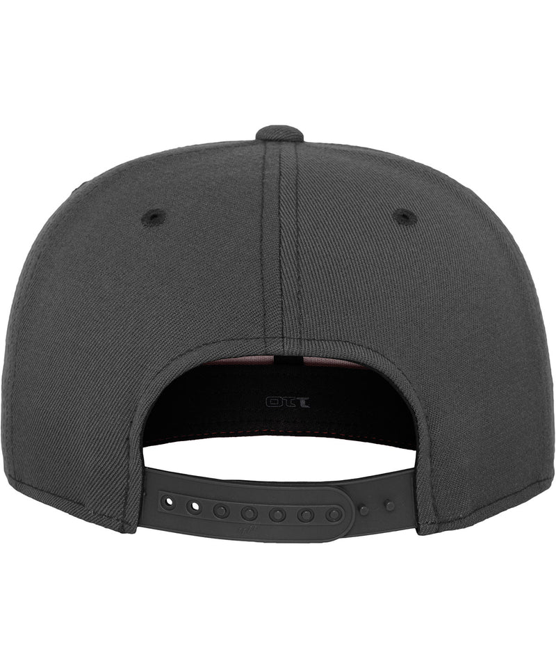 110 Fitted Snapback (110)